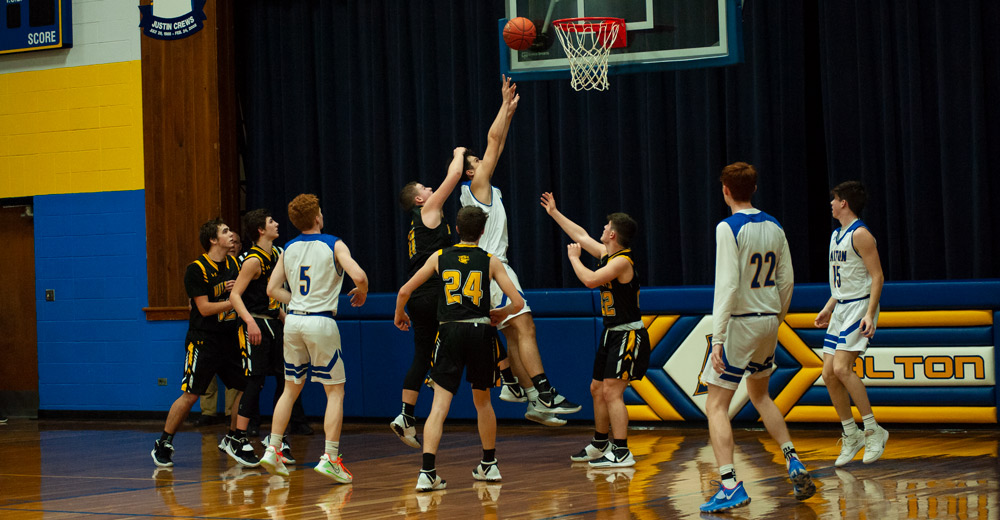 Boys Alton Comets Basketball Team Wins Over Summersville Wildcats