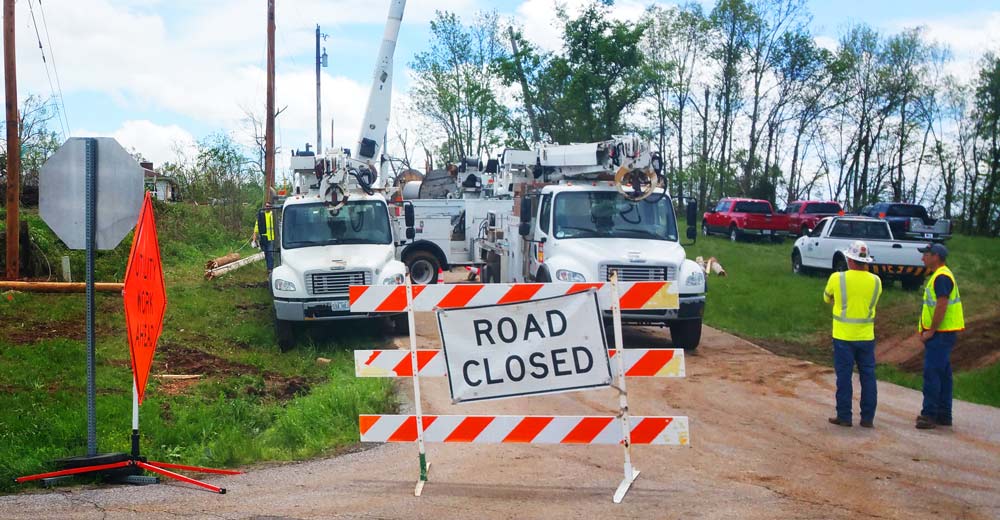 Rodgersville Missouri faces closed roads.