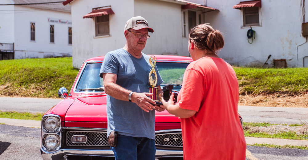 Alton, MO Senior Center Hosts 2nd Annual Car Show Alton MO