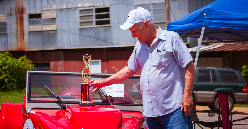 Alton, MO Senior Center Hosts 2nd Annual Car Show Alton MO