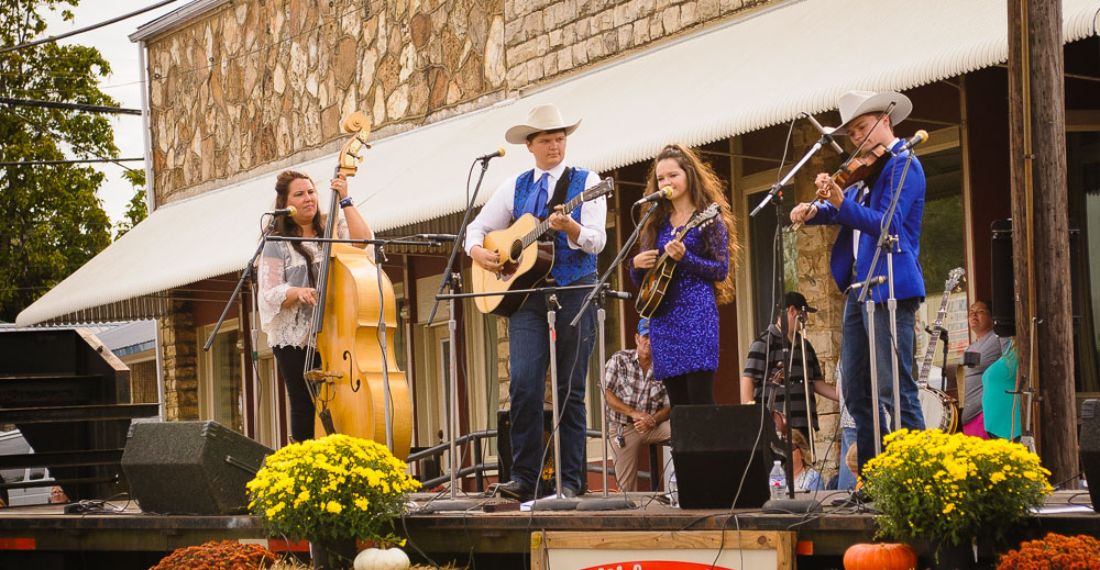 Live Bands Entertained Crowds at Alton Black Walnut Festival Alton MO
