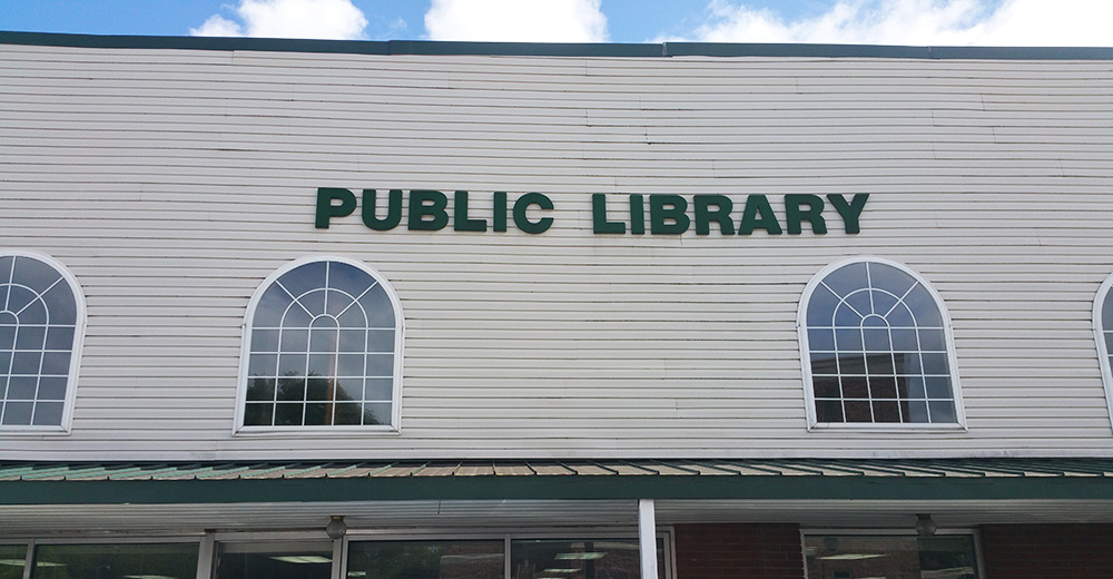 Alton, Missouri public library front.
