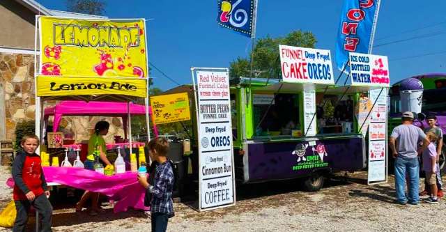 Uncle Charlie’s Deep Fryed treats was a hit with many varieties of funnel cakes, fresh squeezed lemonade, sandwiches, and so much more 