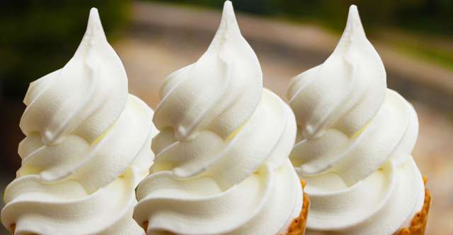 soft serve ice cream cone