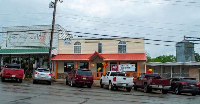 Front of Jason's Mexican Restaurant in Alton, Mo.