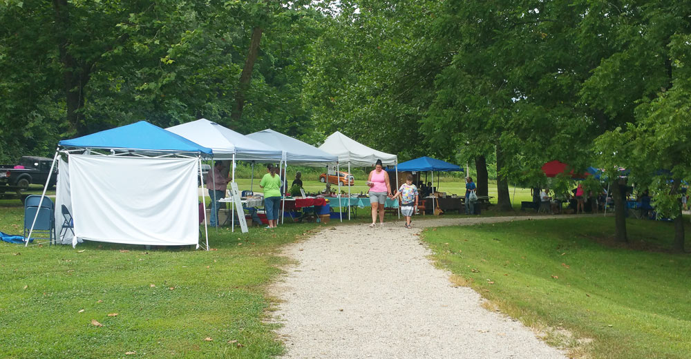 People at the Alton Missouri Farmers Market