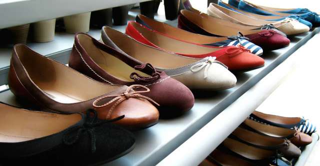 Ladies' shoes