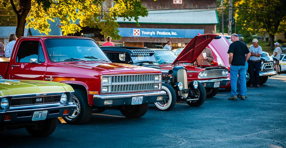 Antique cars at the Alton "Cruise In"