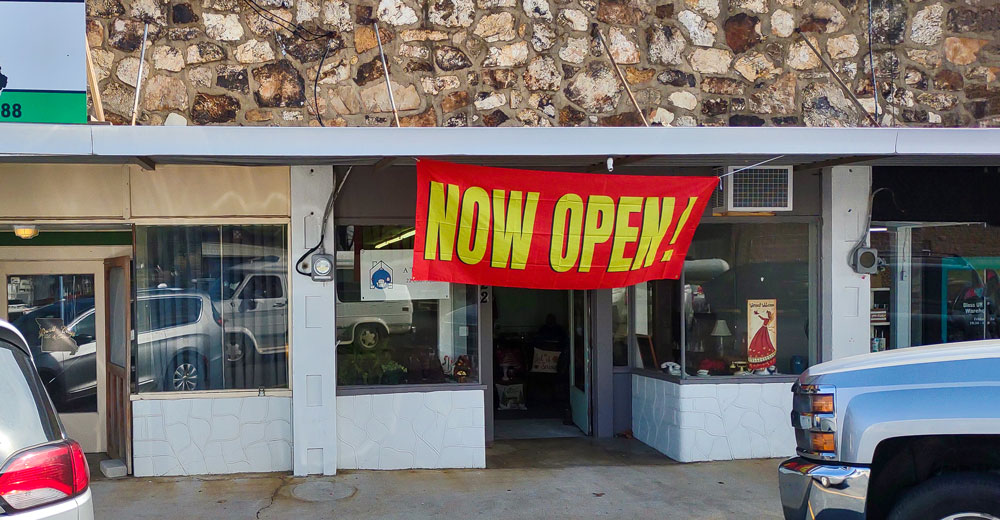 A Team Resale In Alton Is Having Free Giveaways Until Christmas Alton MO