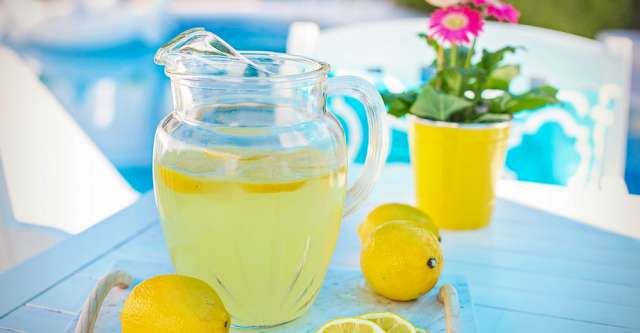 pitcher of lemonade