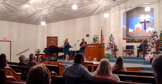 Singers at First Baptist Church