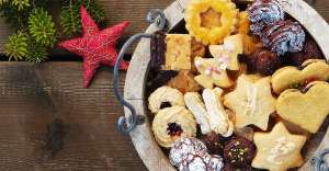 christmas cookies 2975570 1280 300x156