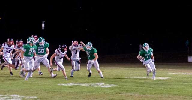 THAYER, MO – SEPTEMBER 26: Thayer Bobcats wide receiver Cordell Washington (1) sprints down the field to the endzone while dodging the defense during the high school football game between the Thayer Bobcats and the Houston Tigers on September 26, 2025, at the Thayer High School football field in Thayer, MO. (Photo by Curtis Thomas/AltonMo.com)