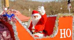 2018 christmas parade 7002001 260x140