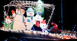 ChristmasParade4 260x140