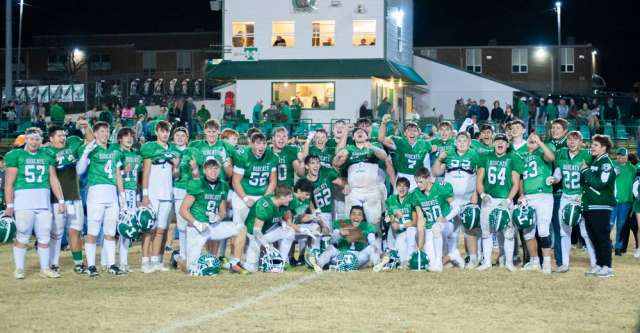 THAYER, MO – NOVEMBER 14: Thayer Bobcats football team pose for a picture as the Class 1 District 3 Champions after the high school football game between the Thayer Bobcats and the Marionville Comets on November 14, 2025, at the Thayer High School football field in Thayer, MO. (Photo by Curtis Thomas/AltonMo.com)