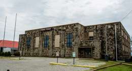 CouchSchool2 260x140