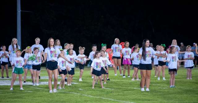 THAYER, MO – AUGUST 28: Thayer Bobcat cheerleaders and little cheerleaders do a routine and two chants during halftime during the high school football game between the Thayer Bobcats and the Pocahontas Redskins on August 28, 2026, at the Thayer High School football field in Thayer, MO. (Photo by Curtis Thomas/AltonMo.com)