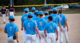 ALTON, MO – SEPTEMBER 29: Alton Comets baseball team gets the win during the high school baseball game between the Alton Comets and the Gainesville Bulldogs on September 29, 2026, at the Alton High School Gym in Alton, Missouri. (Photo by Amanda Thomas/AltonMo.com)