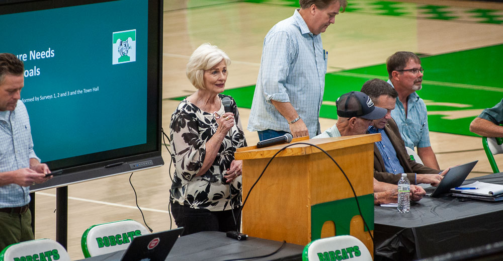 Thayer mayor, Donna Martin