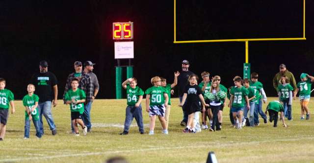 THAYER, MO – OCTOBER 26: Thayer Bobcats mighty mites and cheerleaders were recognized at halftime during the high school football game between the Thayer Bobcats and the Mountain Grove Panthers on October 23, 2026, at the Thayer High School football field in Thayer, MO. (Photo by Curtis Thomas/AltonMo.com)
