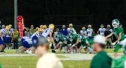 THAYER, MO – OCTOBER 9: Thayer Bobcats and Ava Bears wait for the snap at the line of scrimmage during the high school football game between the Thayer Bobcats and the Ava Bears on October 9, 2026, at the Thayer High School football field in Thayer, MO. (Photo by Curtis Thomas/AltonMo.com)